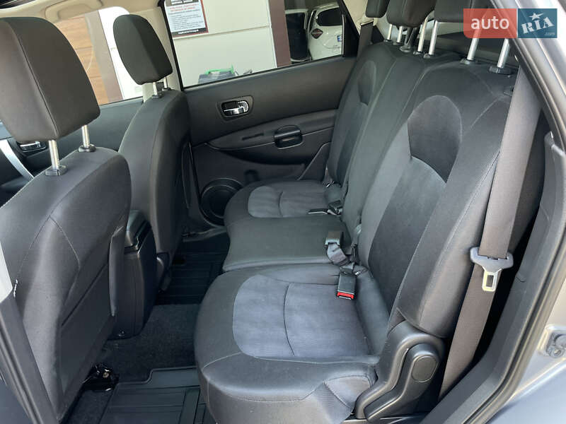 Nissan Qashqai+2 2011