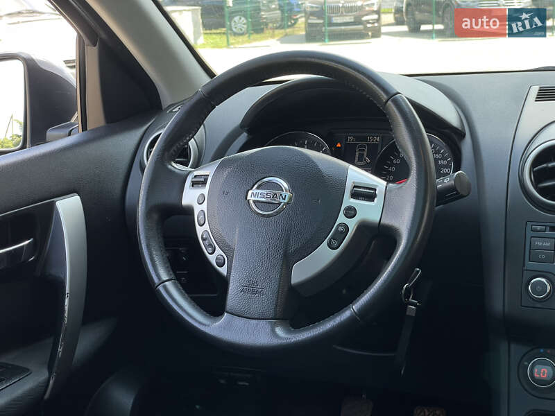 Nissan Qashqai+2 2011