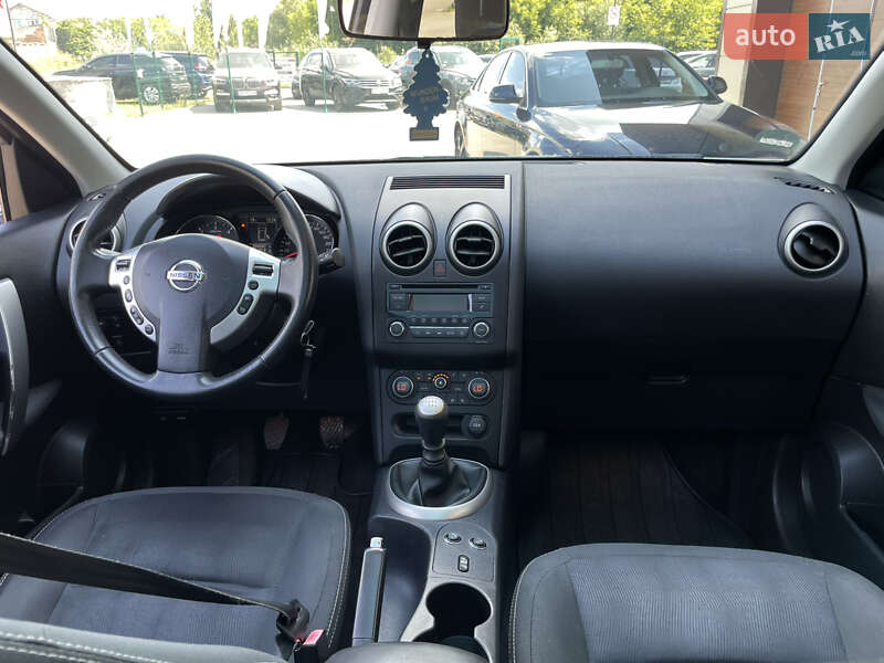 Nissan Qashqai+2 2011