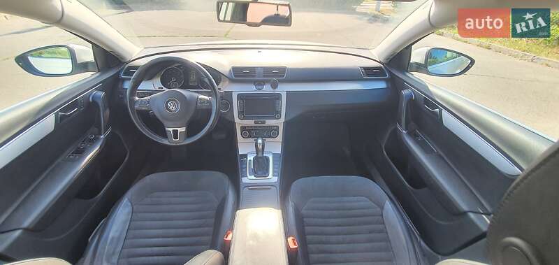 Volkswagen Passat 2011