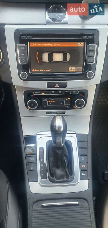 Volkswagen Passat 2011