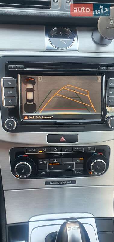 Volkswagen Passat 2011