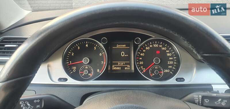 Volkswagen Passat 2011