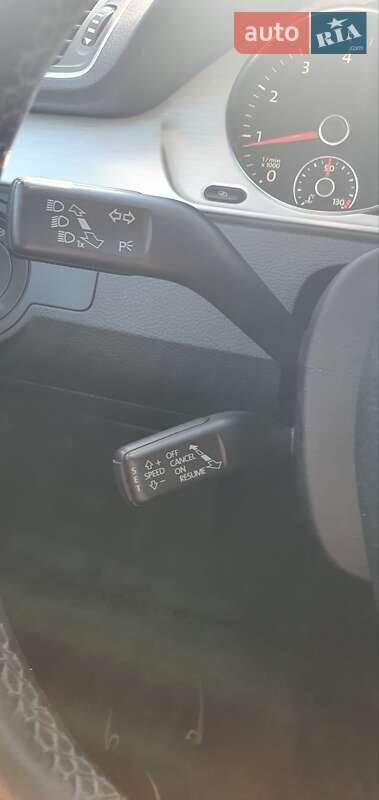 Volkswagen Passat 2011