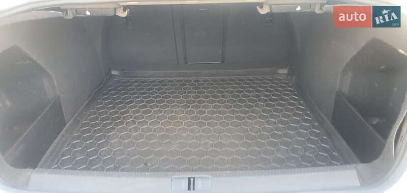 Volkswagen Passat 2011