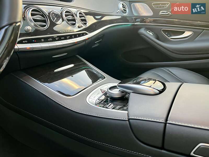 Mercedes-Benz-70