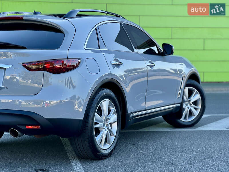 Infiniti-37