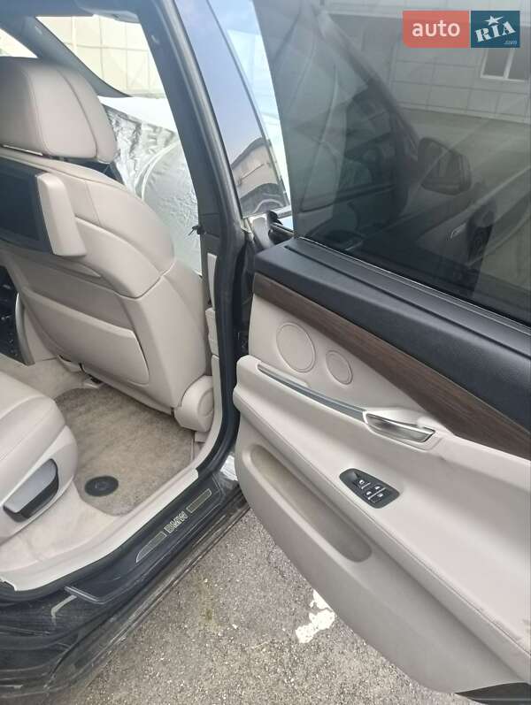 BMW 5 Series GT 2012