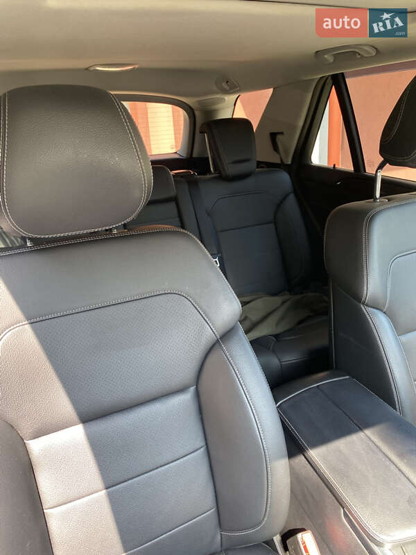 Mercedes-Benz M-Class 2015