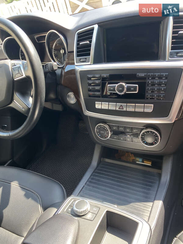 Mercedes-Benz M-Class 2015