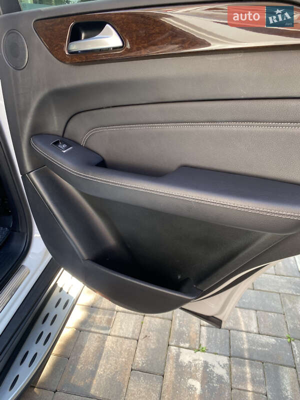 Mercedes-Benz M-Class 2015