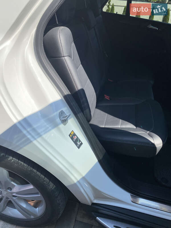 Mercedes-Benz M-Class 2015