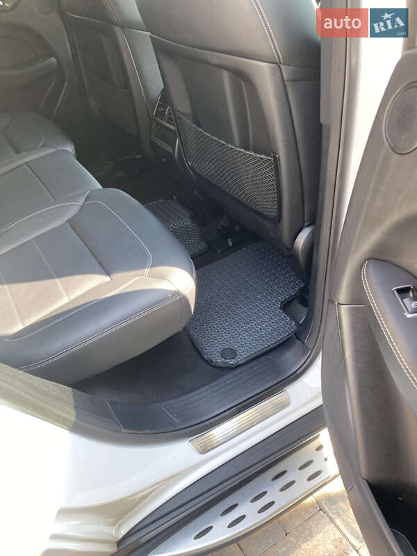 Mercedes-Benz M-Class 2015