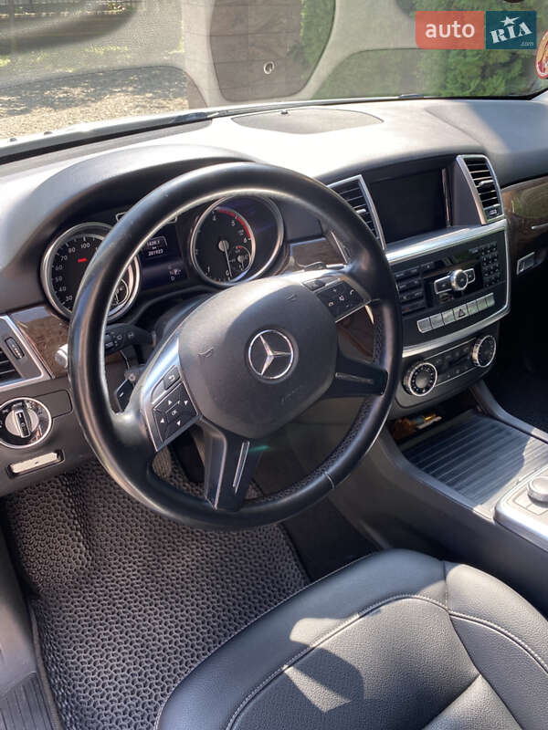 Mercedes-Benz M-Class 2015