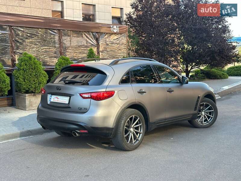 Infiniti-0
