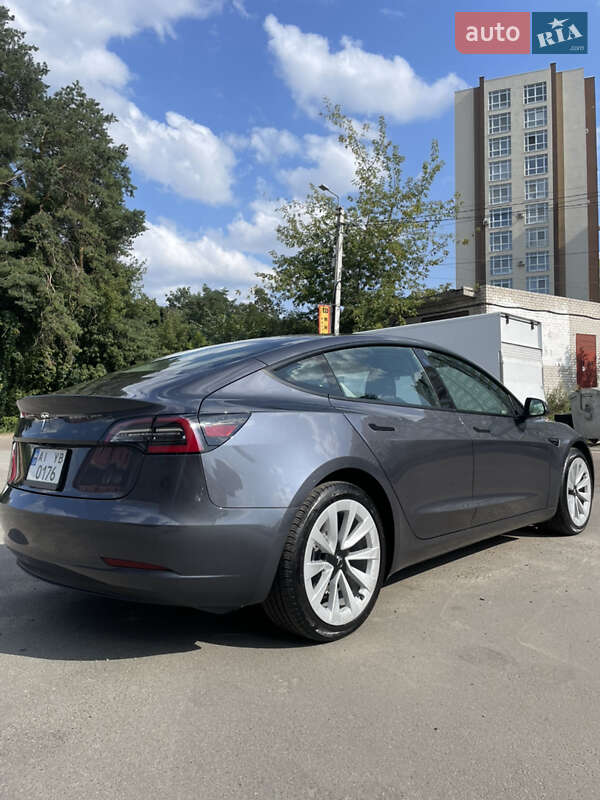 Tesla-0