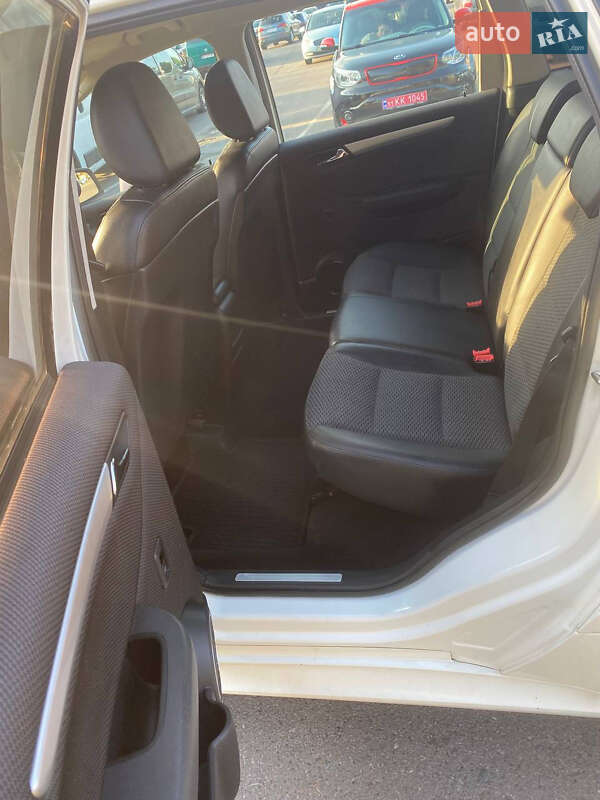 Mercedes-Benz B-Class 2010