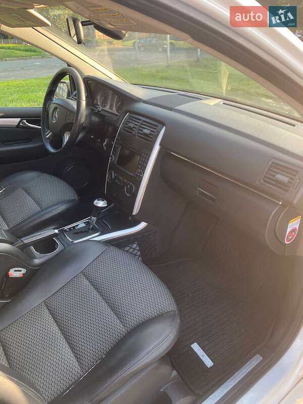 Mercedes-Benz B-Class 2010