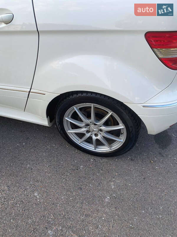 Mercedes-Benz B-Class 2010