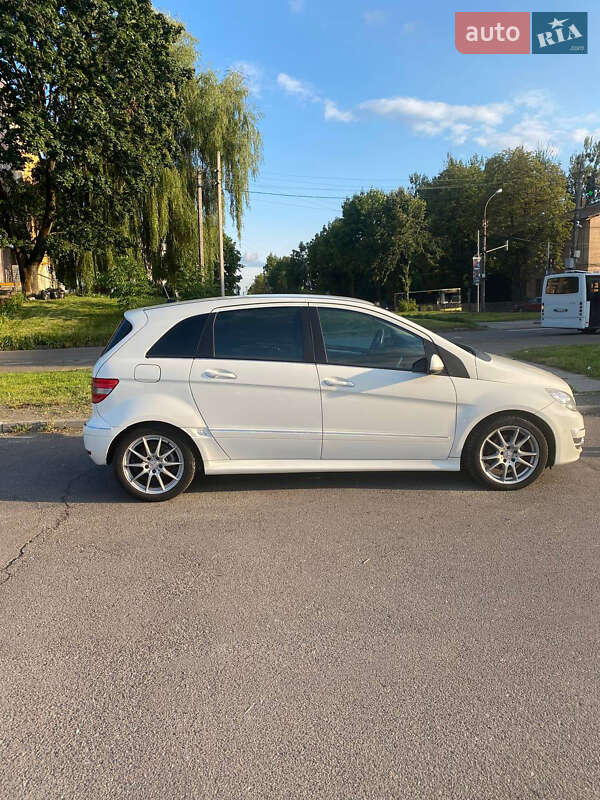 Mercedes-Benz B-Class 2010