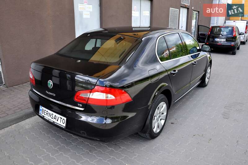 Skoda Superb 2011