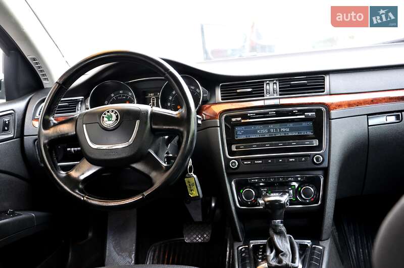 Skoda Superb 2011