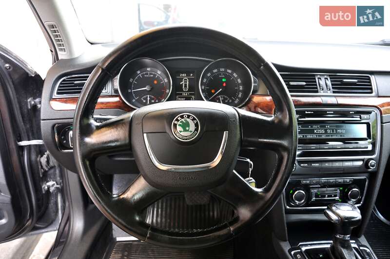 Skoda Superb 2011