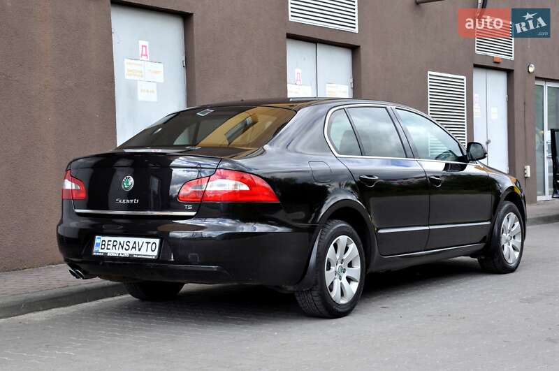 Skoda Superb 2011
