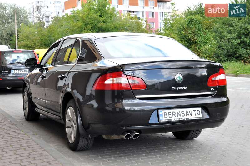 Skoda Superb 2011