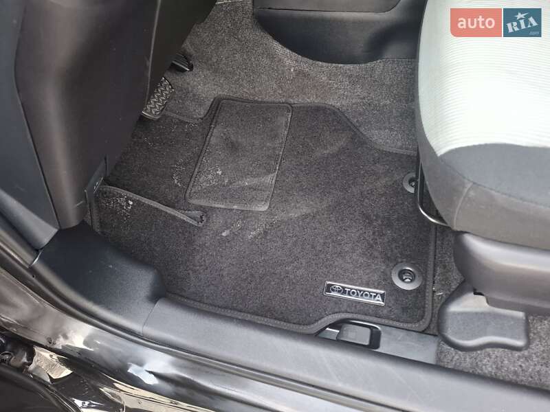 Toyota Prius 2016