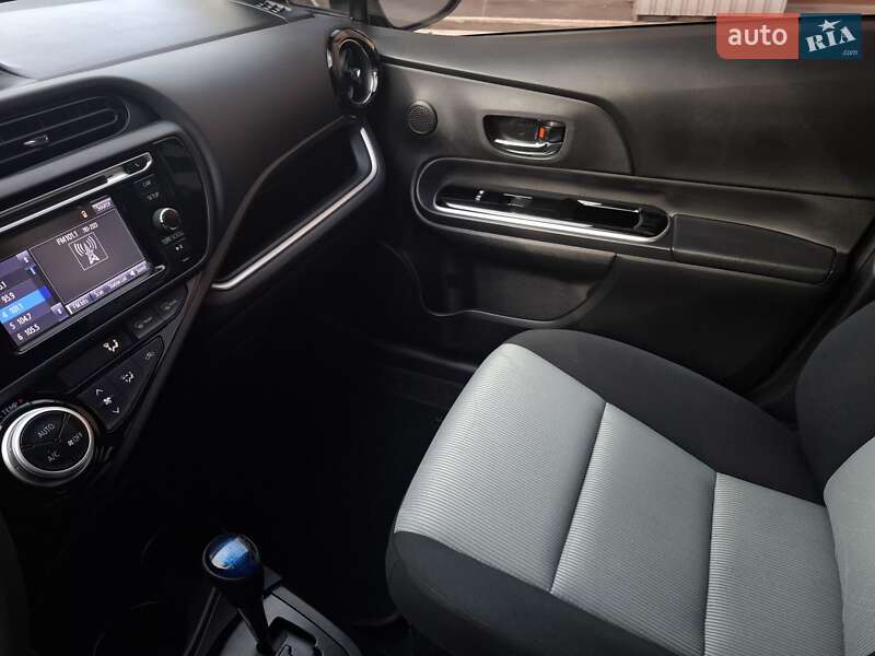 Toyota Prius 2016