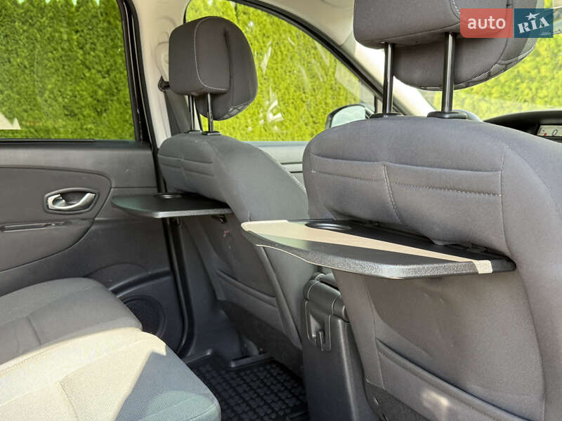 Renault Grand Scenic 2010