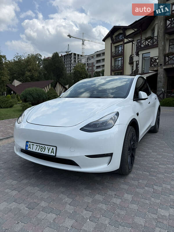 Tesla Model Y 2021