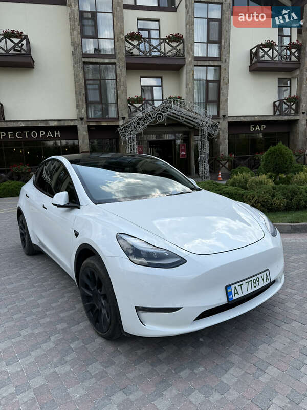 Tesla Model Y 2021