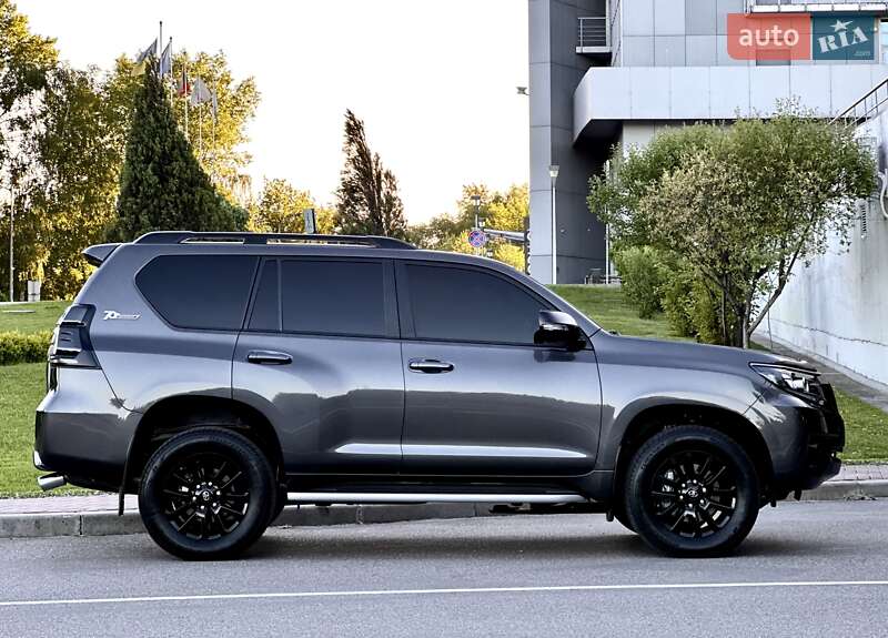 Toyota Land Cruiser Prado 2021