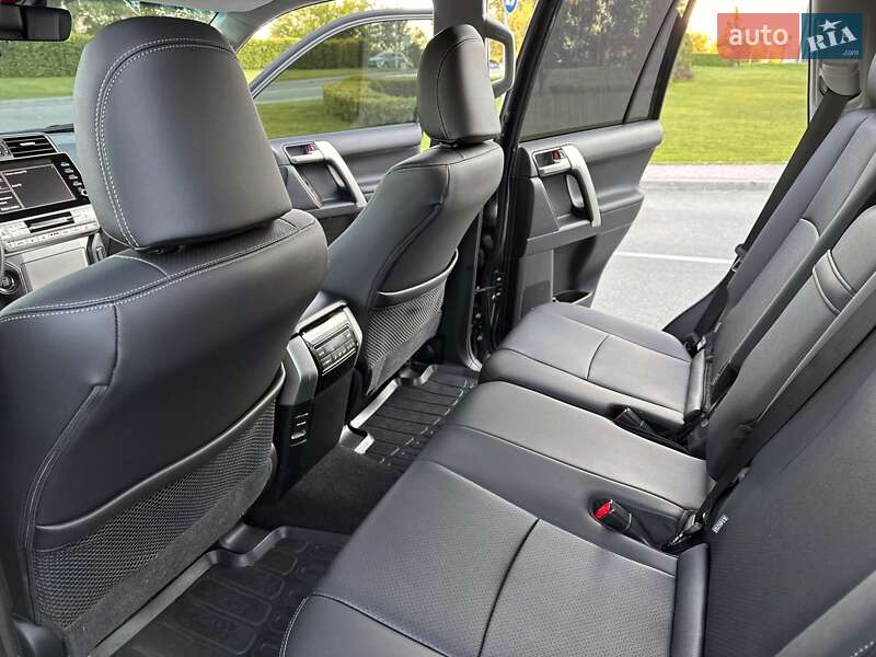 Toyota Land Cruiser Prado 2021