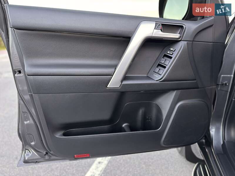 Toyota Land Cruiser Prado 2021