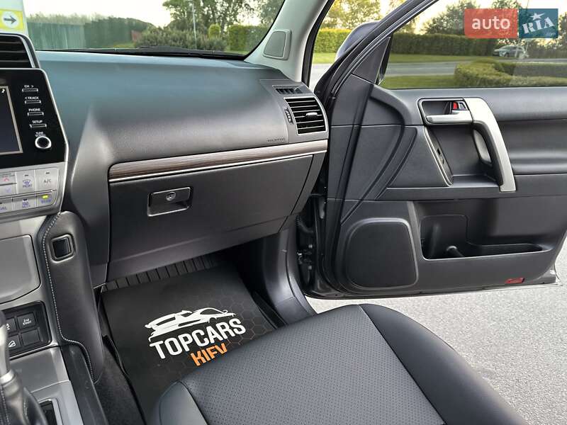 Toyota Land Cruiser Prado 2021