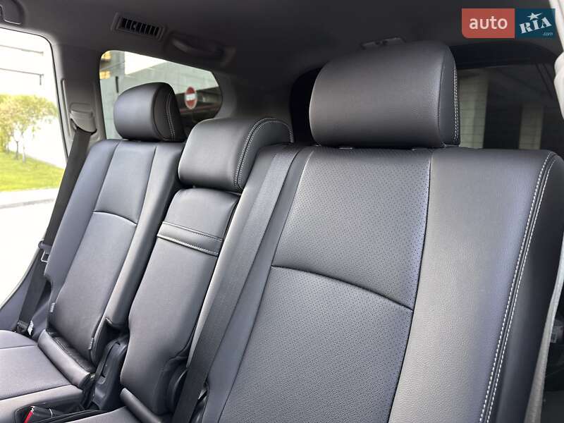 Toyota Land Cruiser Prado 2021