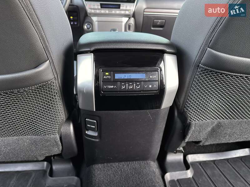 Toyota Land Cruiser Prado 2021