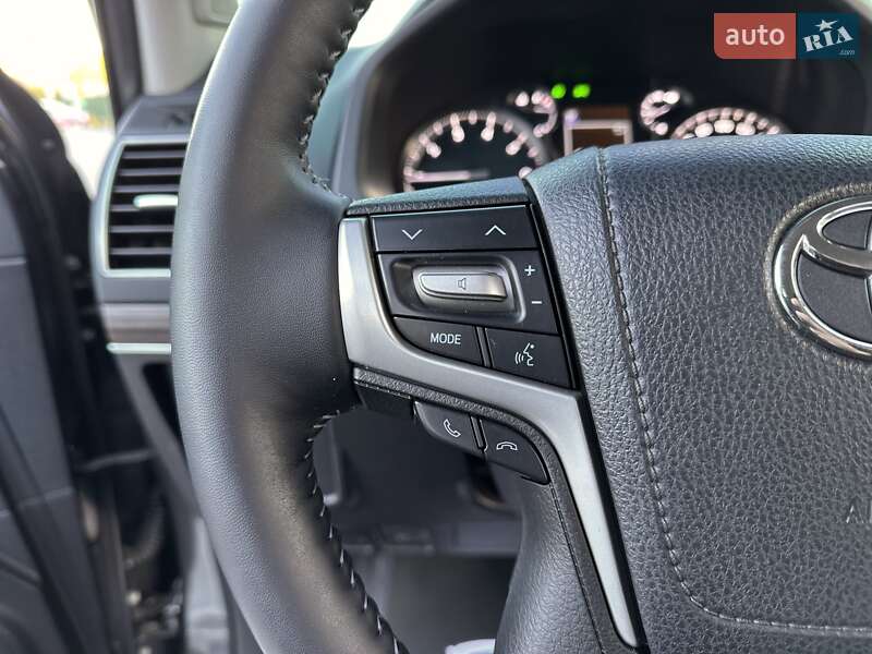 Toyota Land Cruiser Prado 2021