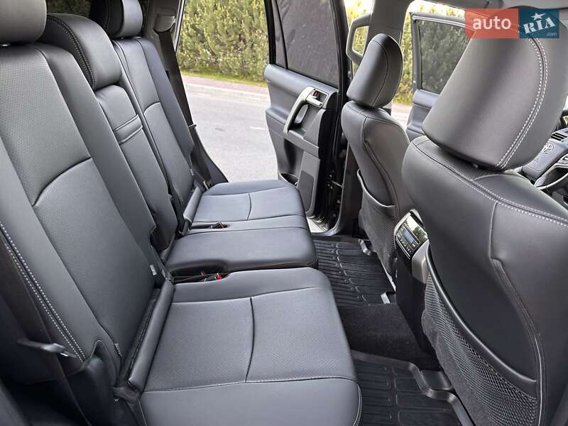 Toyota Land Cruiser Prado 2021