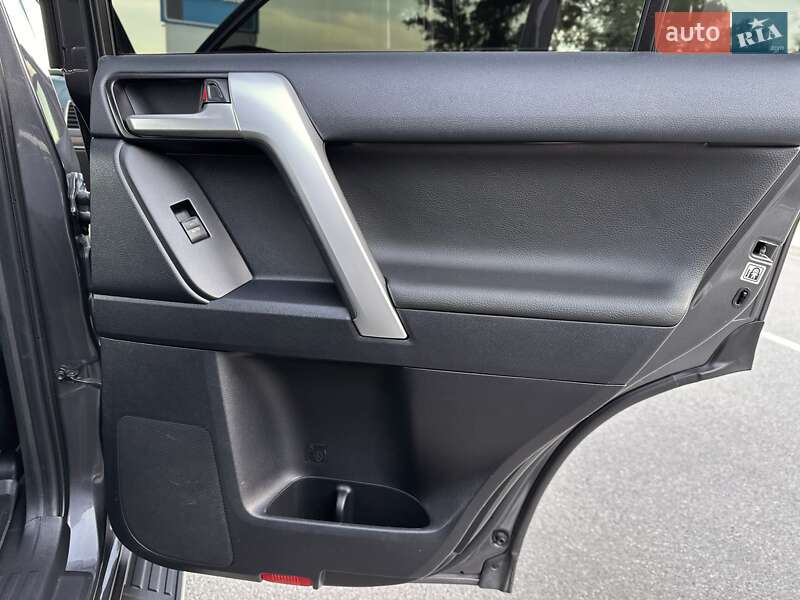 Toyota Land Cruiser Prado 2021