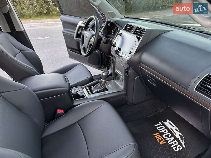 Toyota Land Cruiser Prado 2021