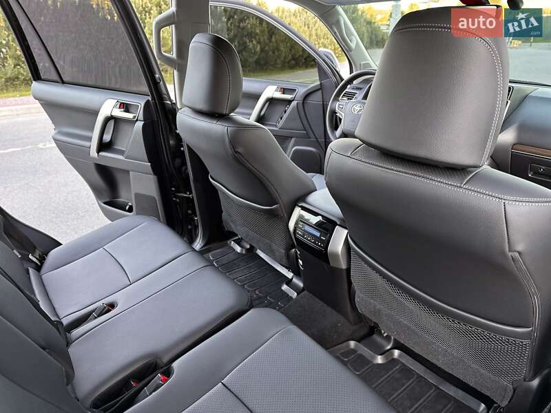 Toyota Land Cruiser Prado 2021