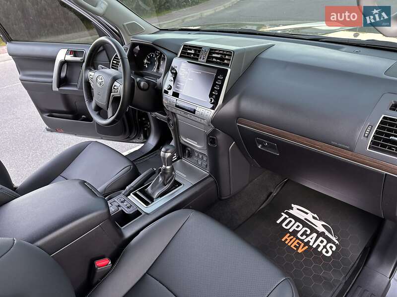 Toyota Land Cruiser Prado 2021