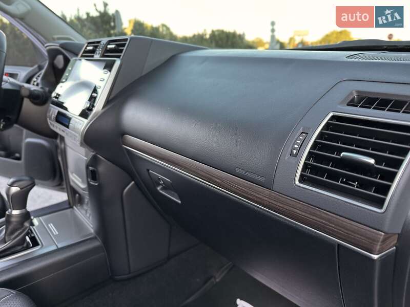 Toyota Land Cruiser Prado 2021