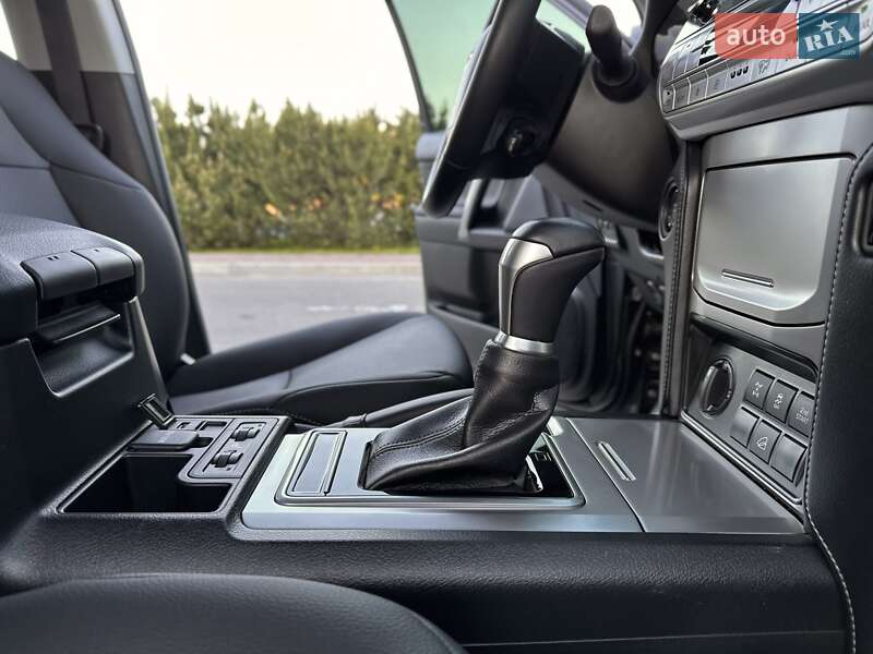 Toyota Land Cruiser Prado 2021