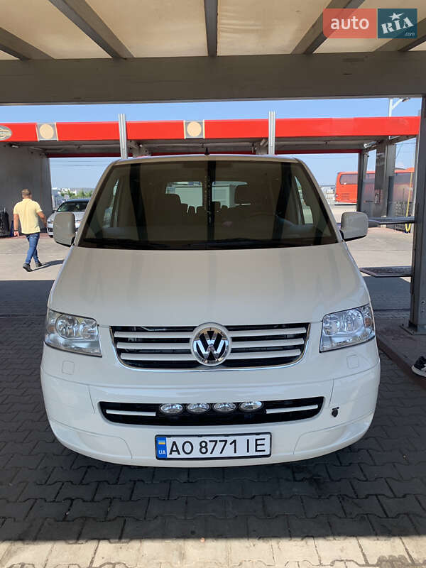 Volkswagen Caravelle 2009
