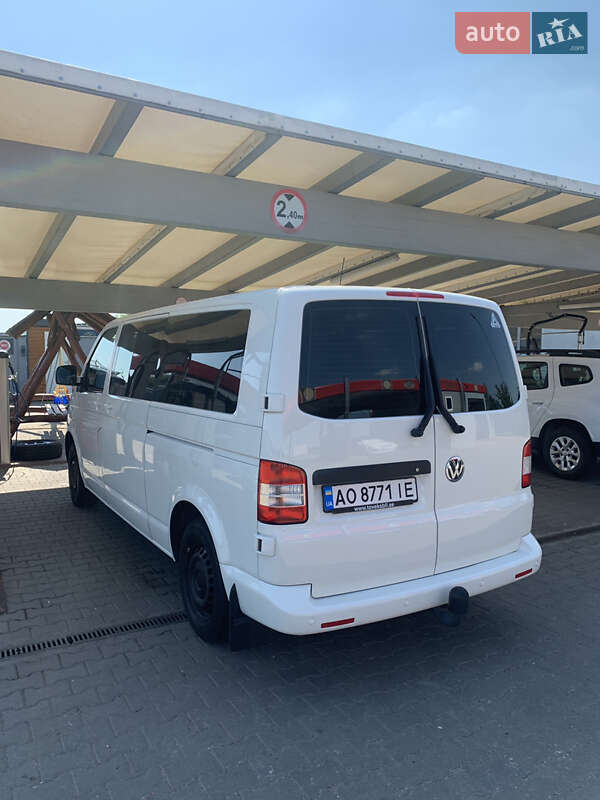 Volkswagen Caravelle 2009